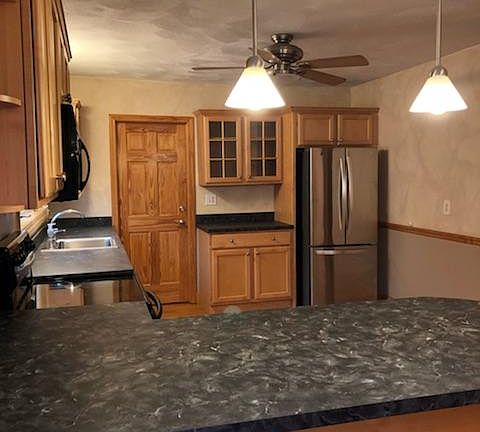 KITCHEN (ISLAND AREA)