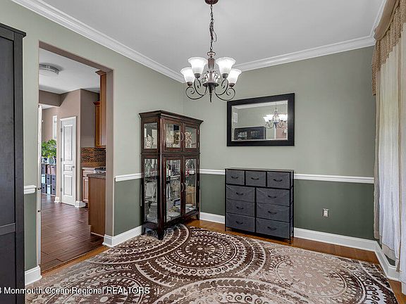 5th image of 1216 Englemere Boulevard