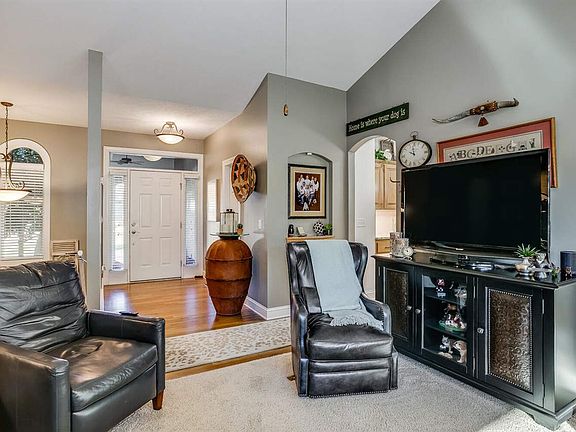 4th image of 1660 E Tiara Pines Pl