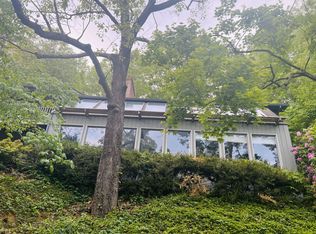 29 Round Hill Dr, Radford, VA 24141