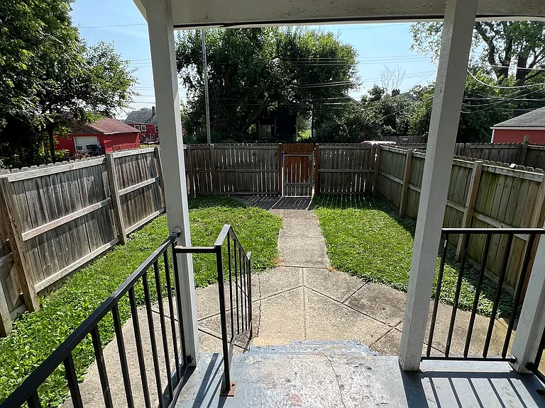 524 N Champion Ave — Photo 16