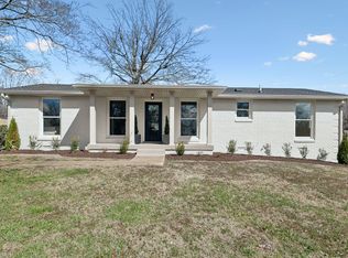 100 Crossroad Dr, Hendersonville, TN 37075