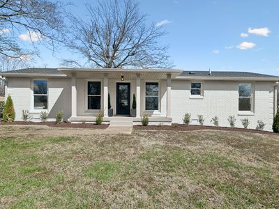 100 Crossroad Dr, Hendersonville, TN, 37075