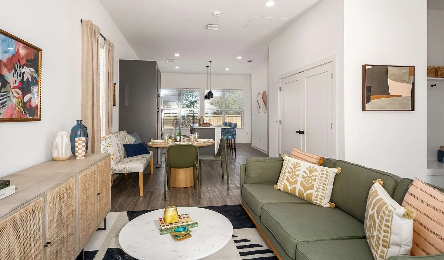 1 bed, 706 sqft, $1,449 — Photo 3