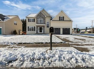 2 Foxfield Ct, Bear, DE 19701