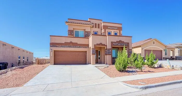 5 bed, 2.5 bath, 2318 sqft, $2,350 — Photo 2
