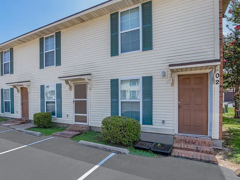 Garden Heights Apartments — Photo 10