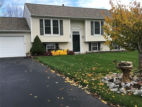 2nd image of 100 Sparrow Dr