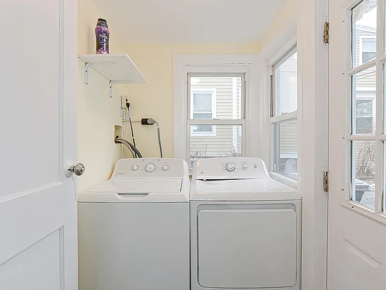 20 Gay St #A — Photo 10
