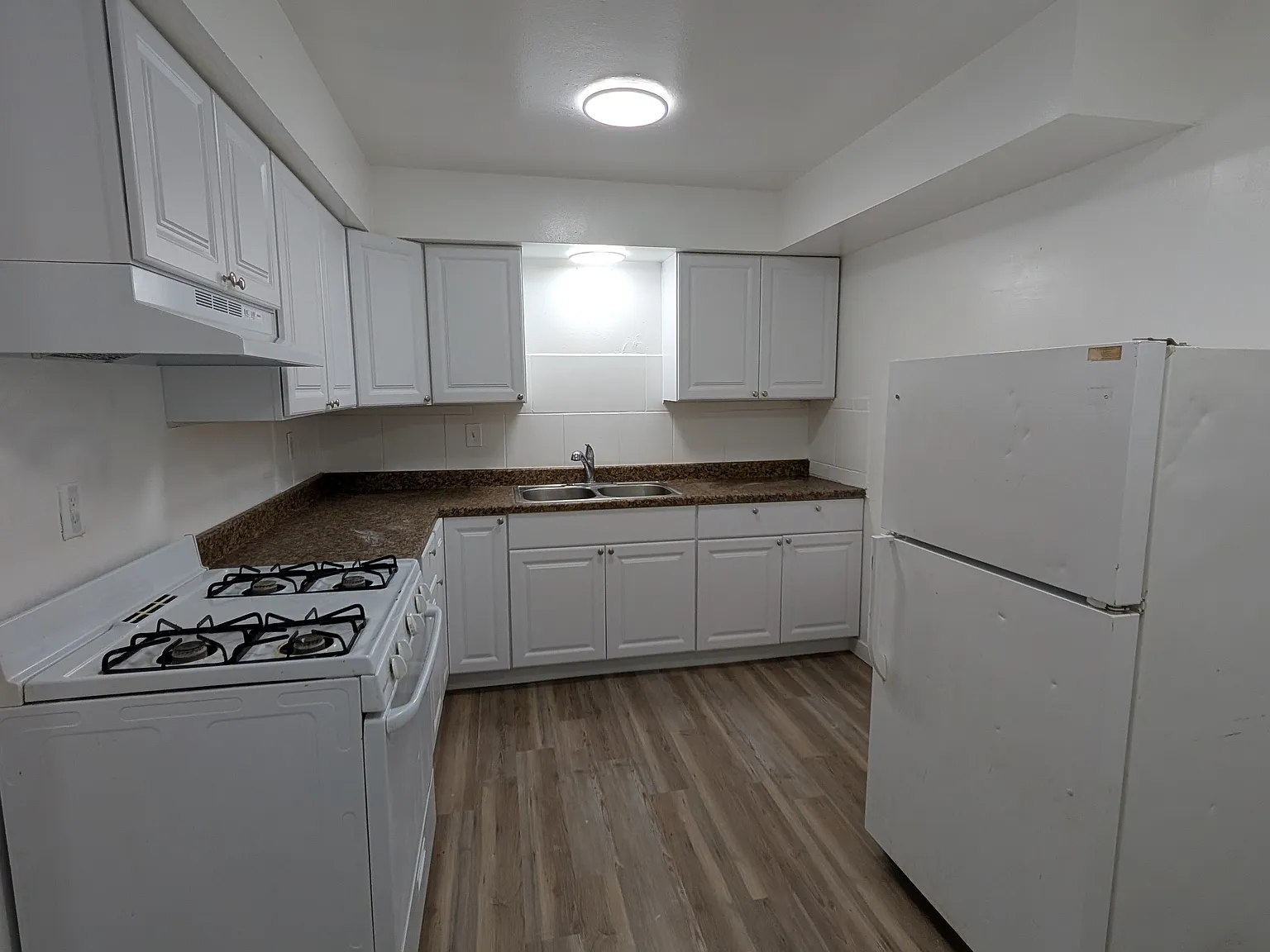 2 bed, 800 sqft, $950 — Photo 2