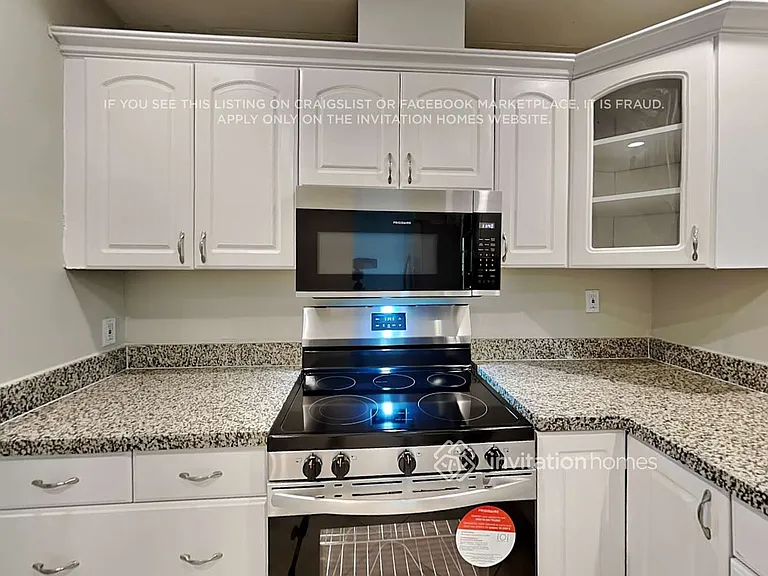 1261 NW 202nd St — Photo 7