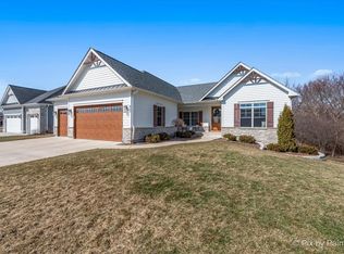 867 Wedgewood Dr, Crystal Lake, IL 60014