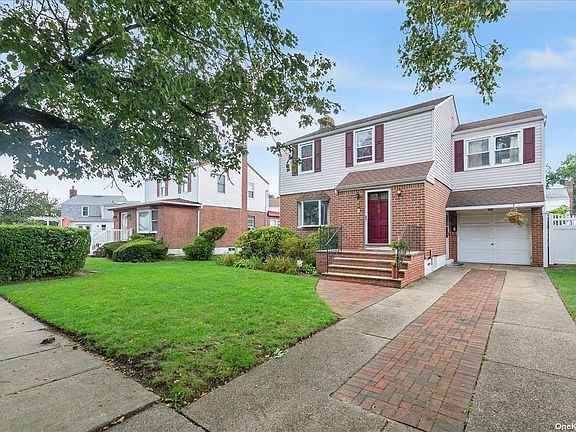 3rd image of 52 Nassau St