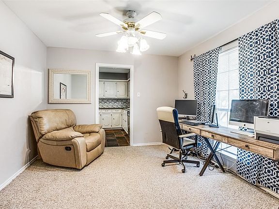 2nd image of 1709 Dogwood Dr