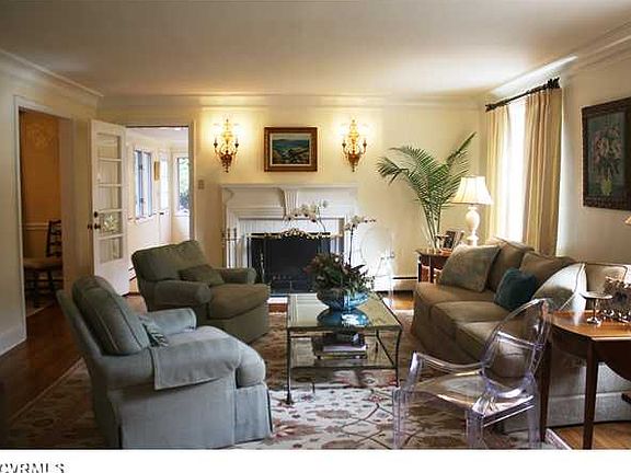 2nd image of 106 Twin Lake Ln
