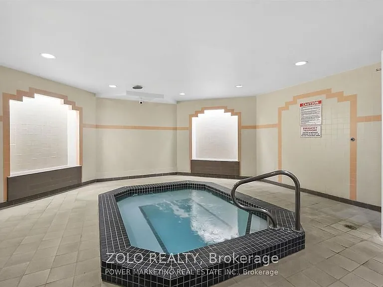 2759 Carousel Cres #1206 — Photo 31