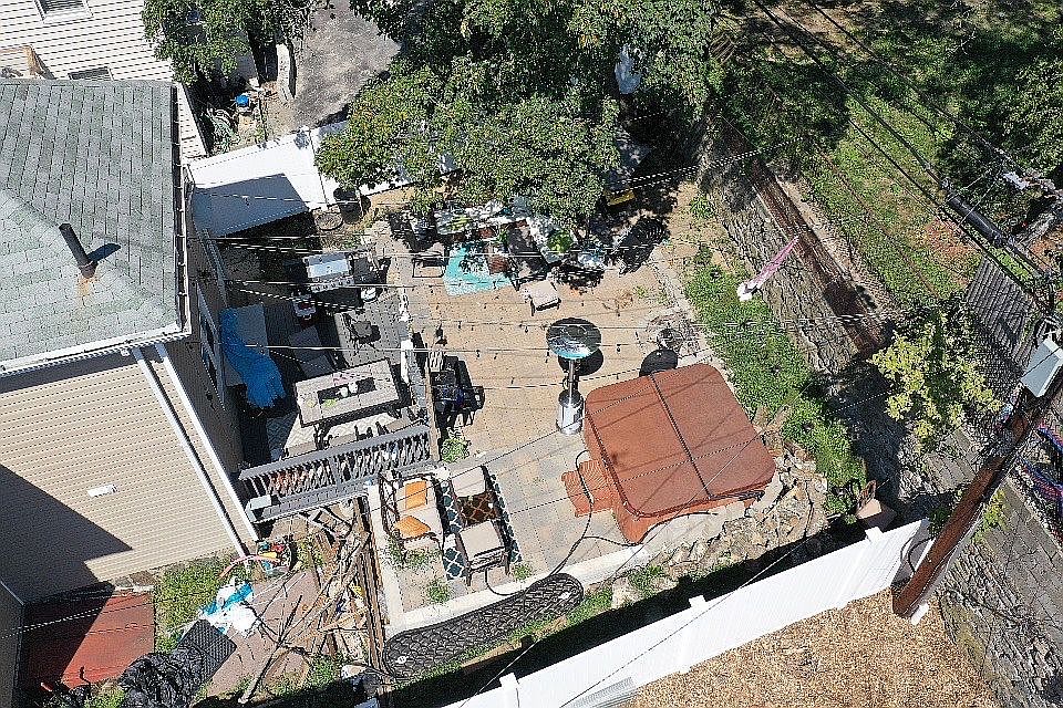 2nd image of 228 Hamilton St