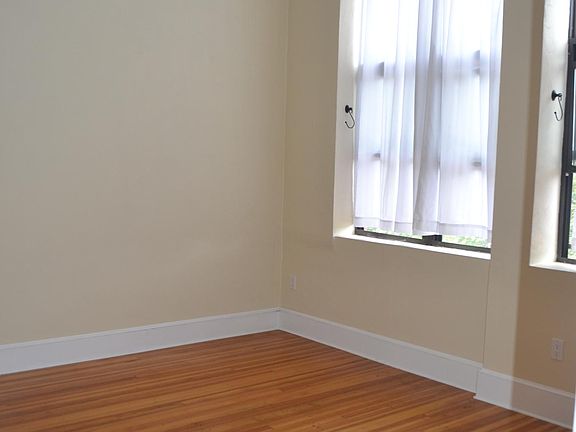 5th image of 231 Main St APT 27