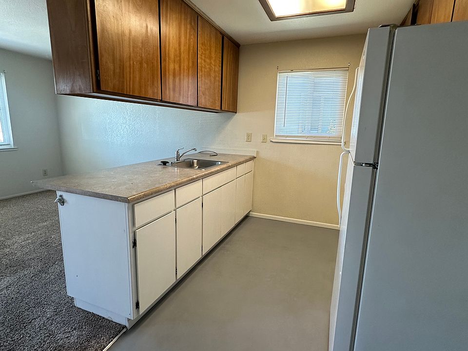 2nd image of 150 N Locust Ave #152