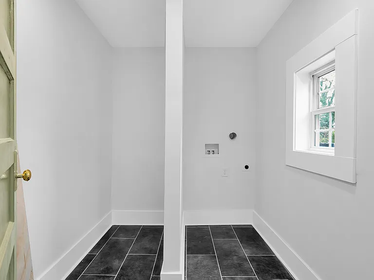 289 Werts St — Photo 5