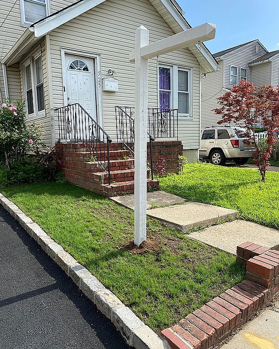 1st image of 515 Cross St