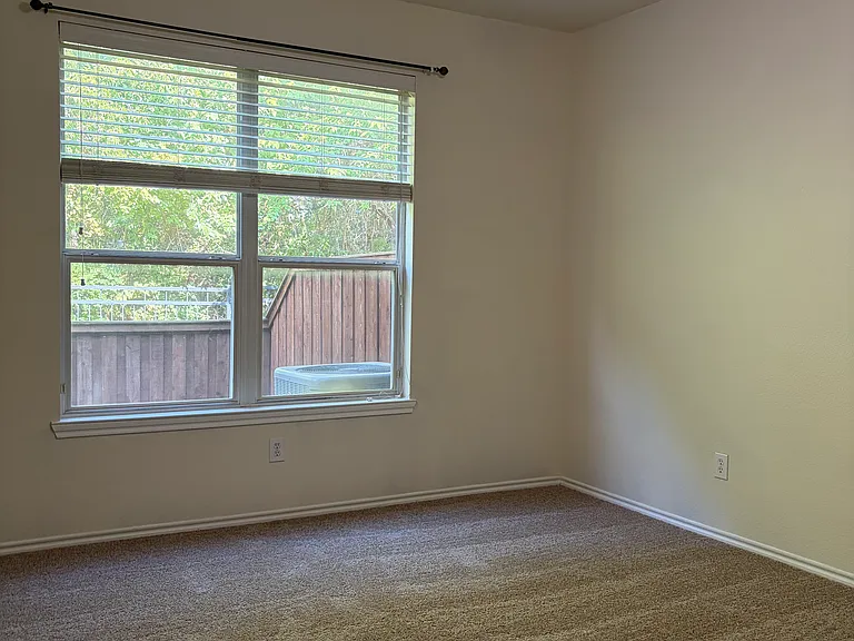 2929 Muirfield Dr — Photo 10