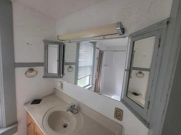 Upstairs Bathroom