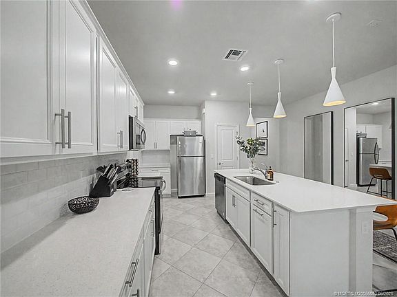 5th image of 1855 SE Tarni Way