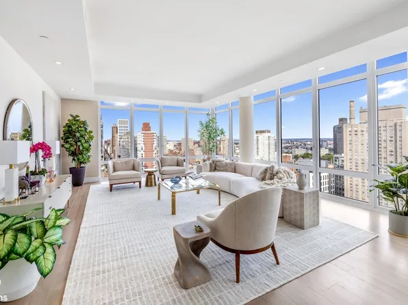 1355 1st Avenue image 2 of 15