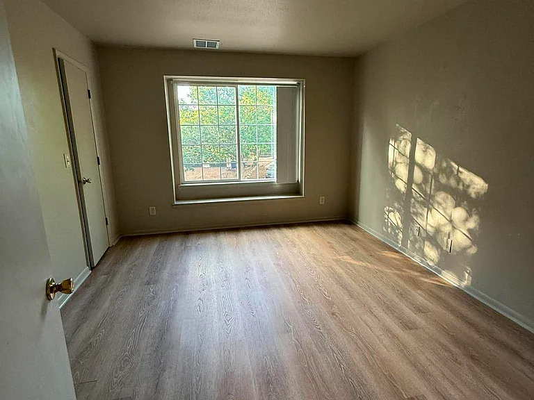 871 S Uravan Ct #D — Photo 8