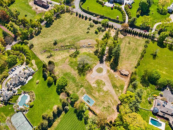 2nd image of 549 Round Hill Rd
