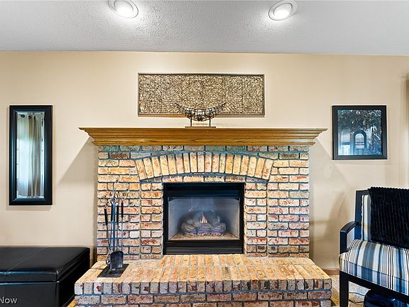 4th image of 98 Jade Cir