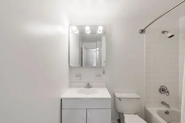 Rented by Nest Seekers International | media 12