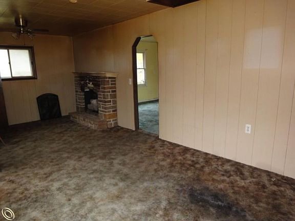 3rd image of 46959 Lauren Ct