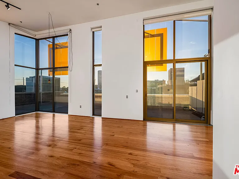 1850 Industrial St #106 — Photo 33