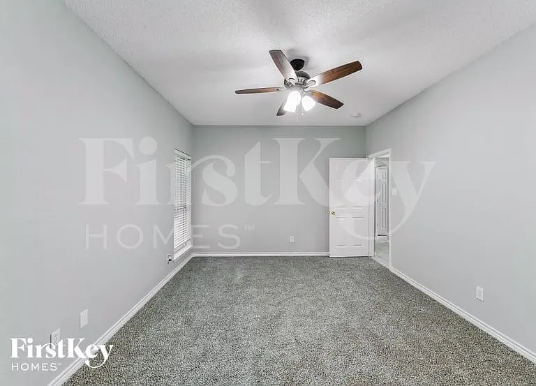 6733 Lucas Ln — Photo 10