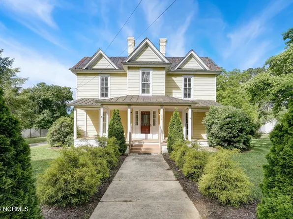 309 N Hopkins Avenue, Spring Hope, NC 27882