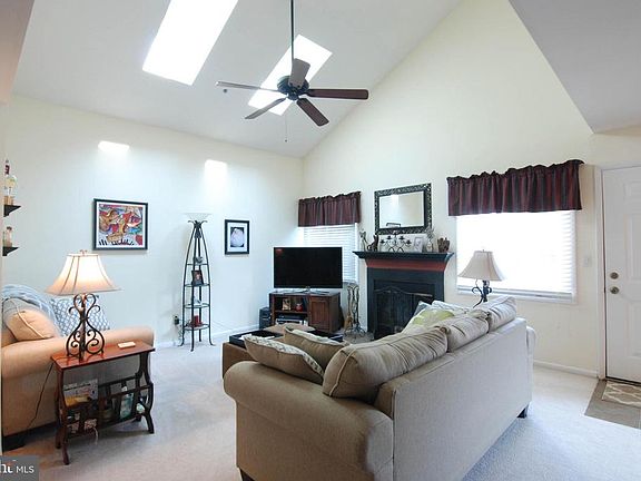 2nd image of 2106 Creekside Dr