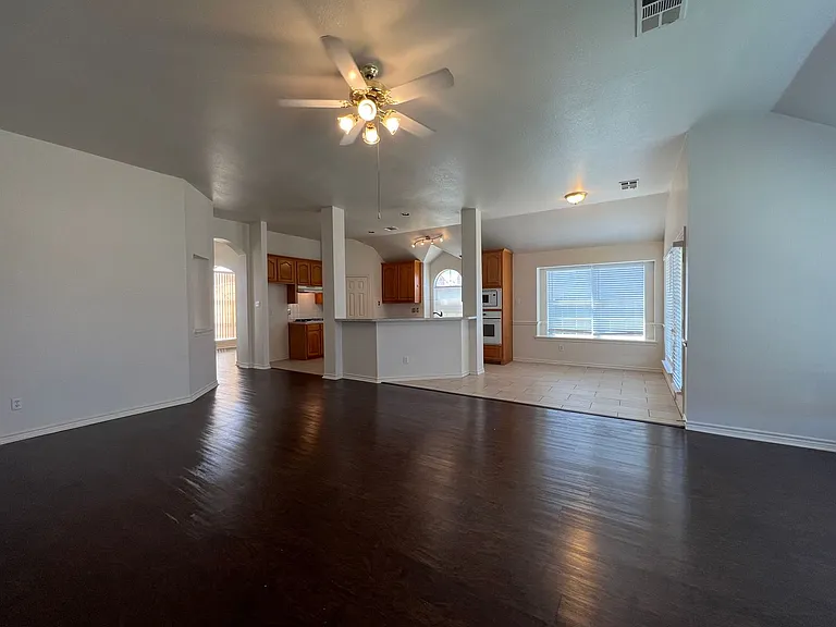 1141 Nickerson Ln — Photo 12