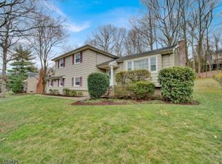 138 Knollwood Dr, New Providence, NJ 07974