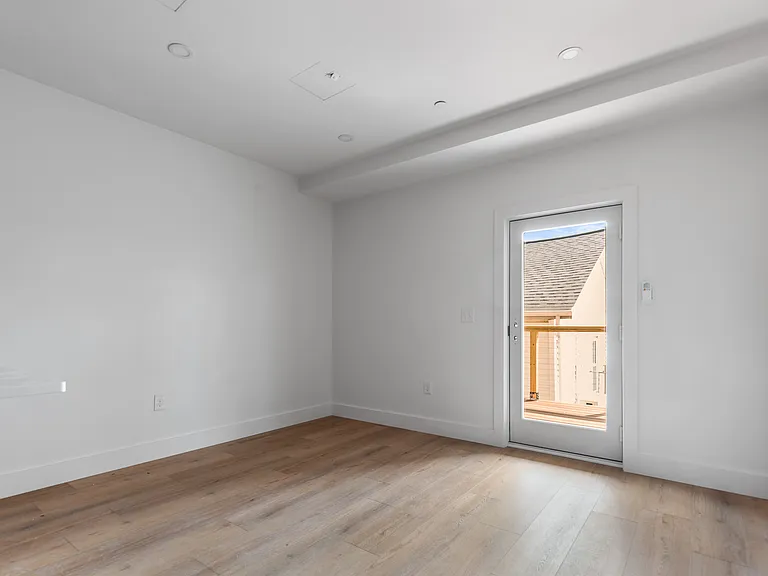 113 Ives Street — Photo 103