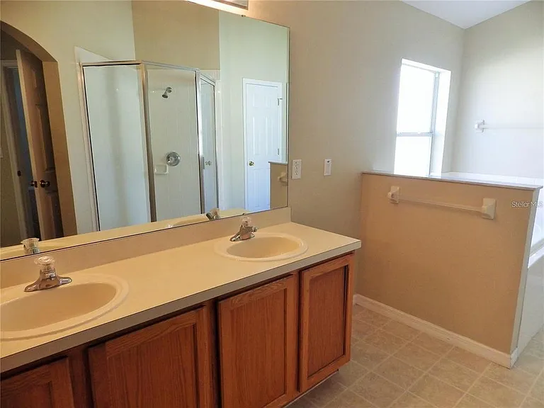 418 Ashley Pl — Photo 16