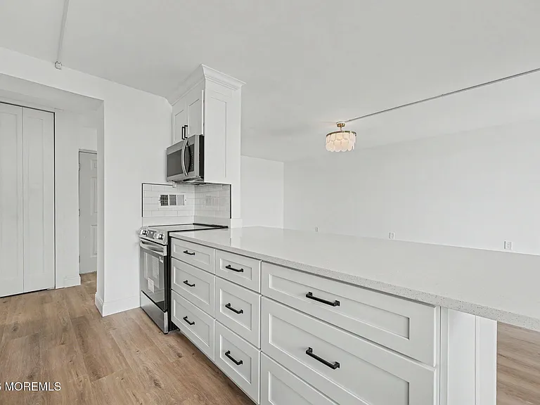 1000 River Rd #4G — Photo 9