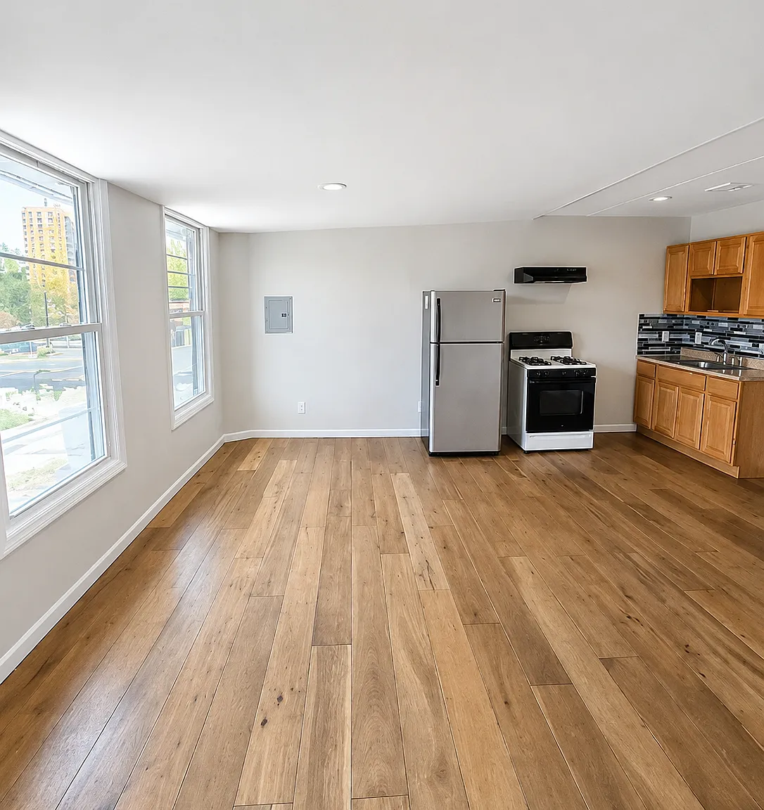 3 bed, $1,995 — Photo 1