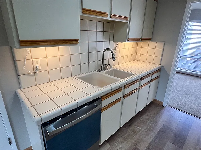 111 Escobar Ct — Photo 4