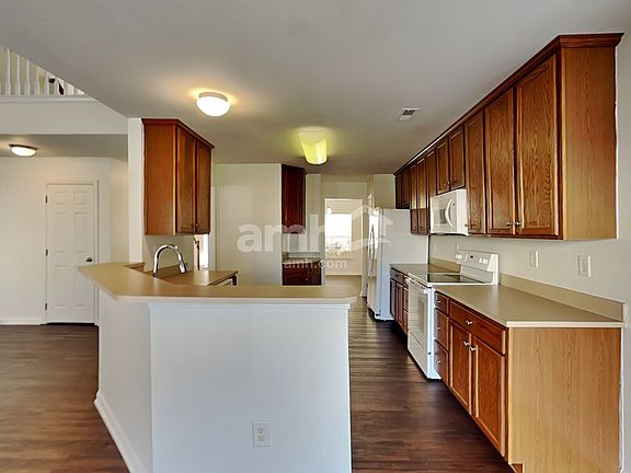 3rd image of 10538 Samuels Way Dr