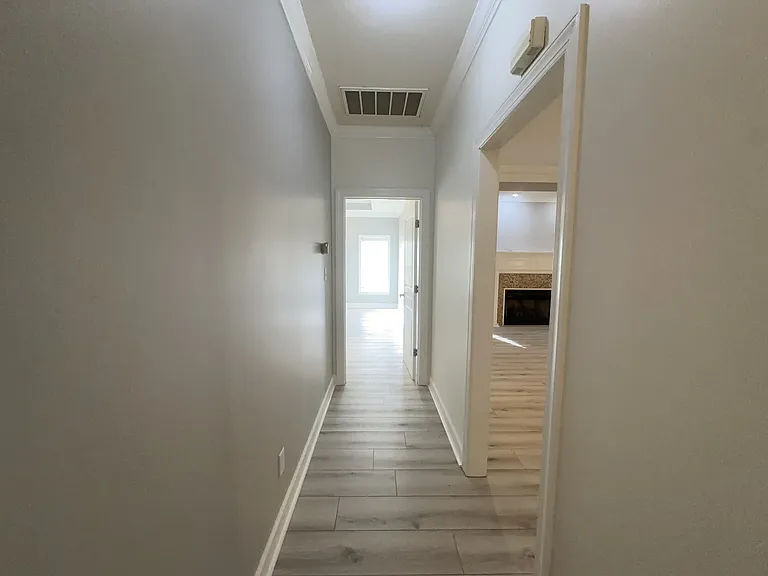 3650 Victoria Dr — Photo 28