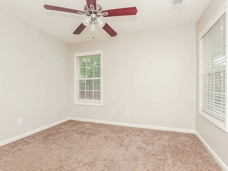 7004 Bridgewater Dr — Photo 16