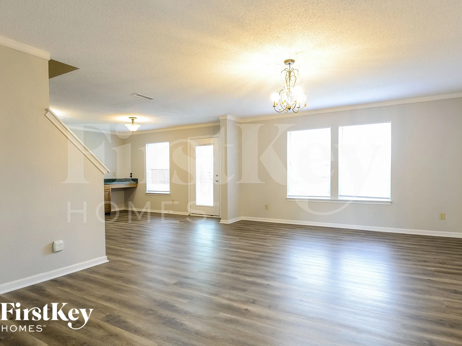 3 bed, 2.5 bath, 1751 sqft, $1,915 — Photo 2
