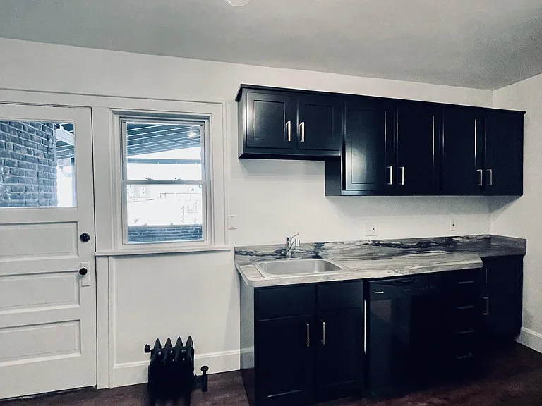 13318 Madison Ave #1 — Photo 4